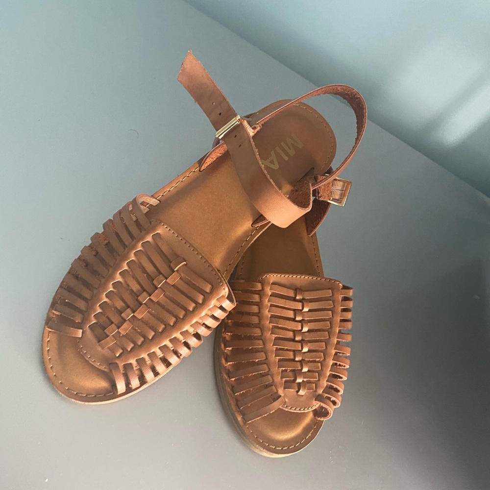 Mia Sandals